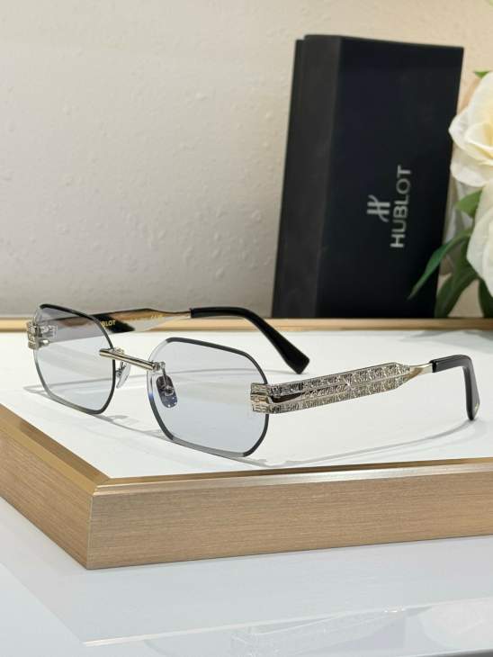Picture of Hublot Sunglasses _SKUfw69458437fw